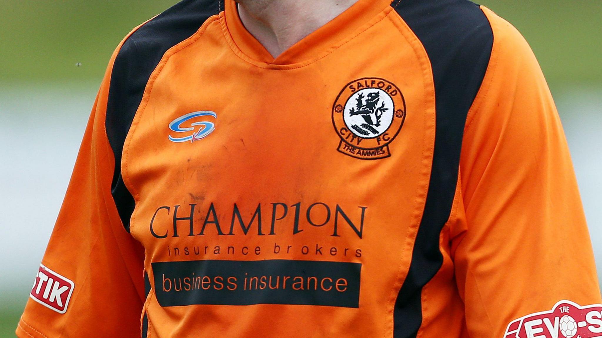 بازگشت رنگ نارنجی به پیراهن سالفورد سیتی با رای هواداران